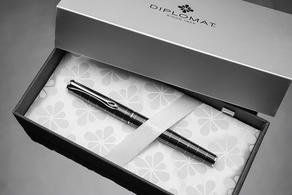 Перьевая ручка Diplomat Optimist rhomb M (D20000208) 5