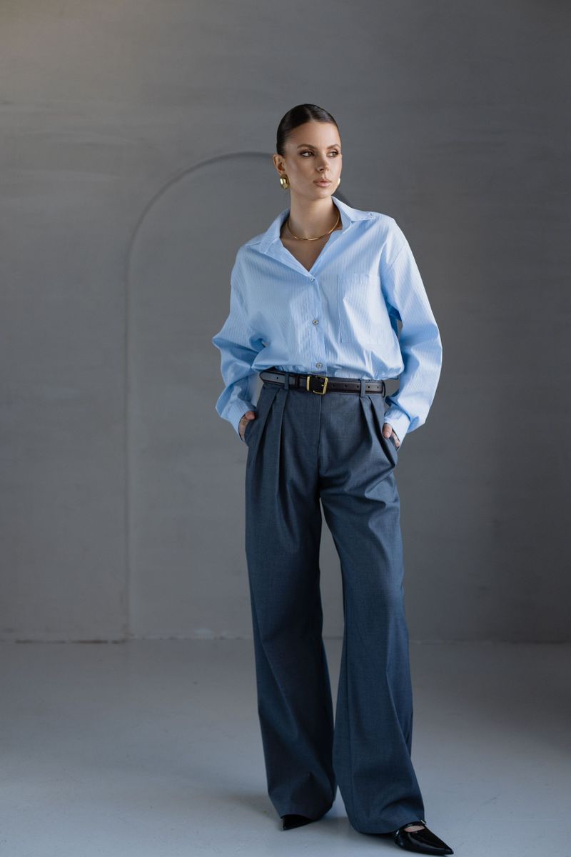 Брюки из вискозы на заниженной талии темно-серые