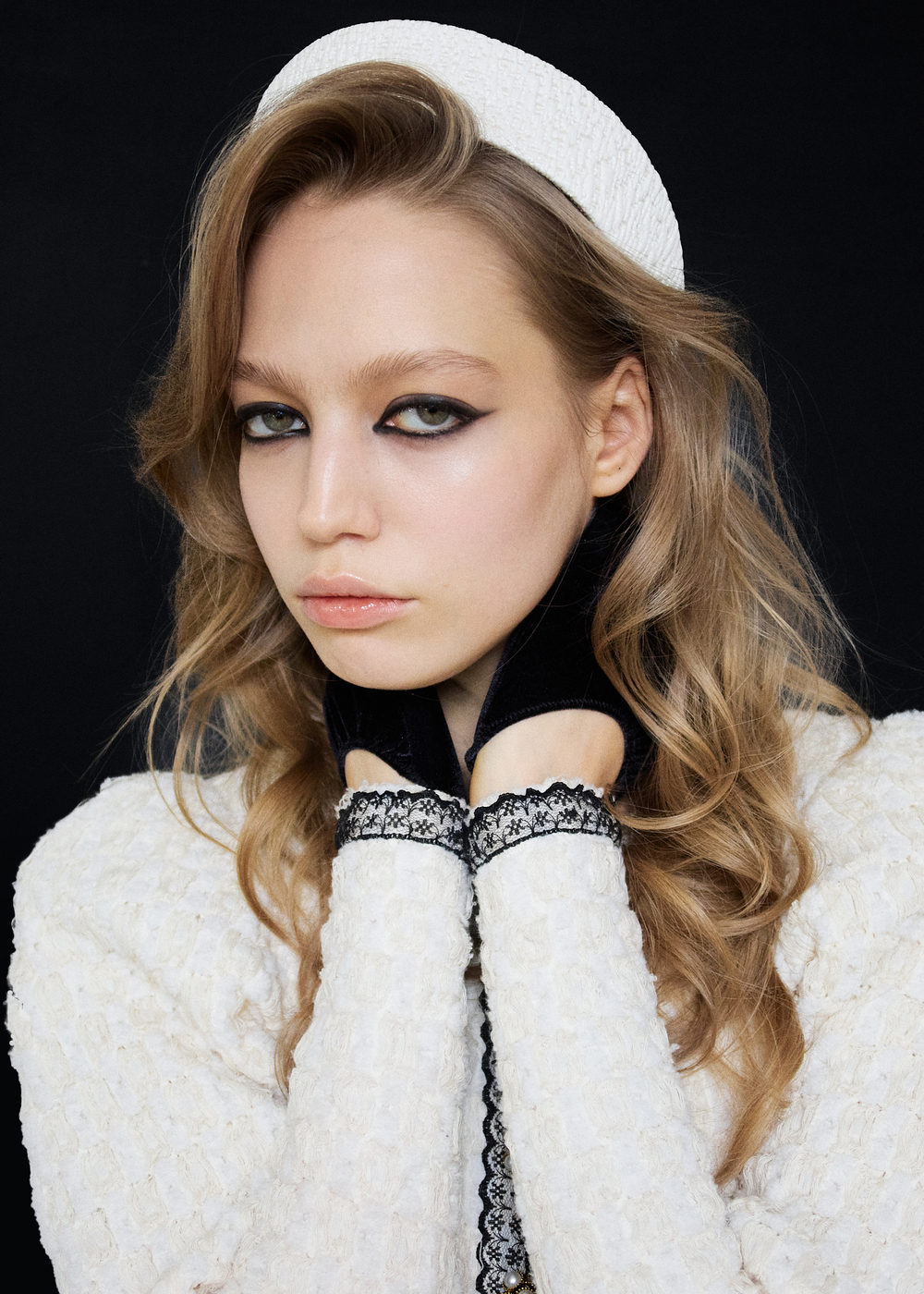 Кокошник из белого жаккарда