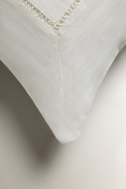 ZARA HOME ОДНОТОННЫЙ ЛЬНЯНОЙ ЧЕХОЛ ДЛЯ ДЕКОРАТИВНОЙ ПОДУШКИ, КРЕМОВЫЙ