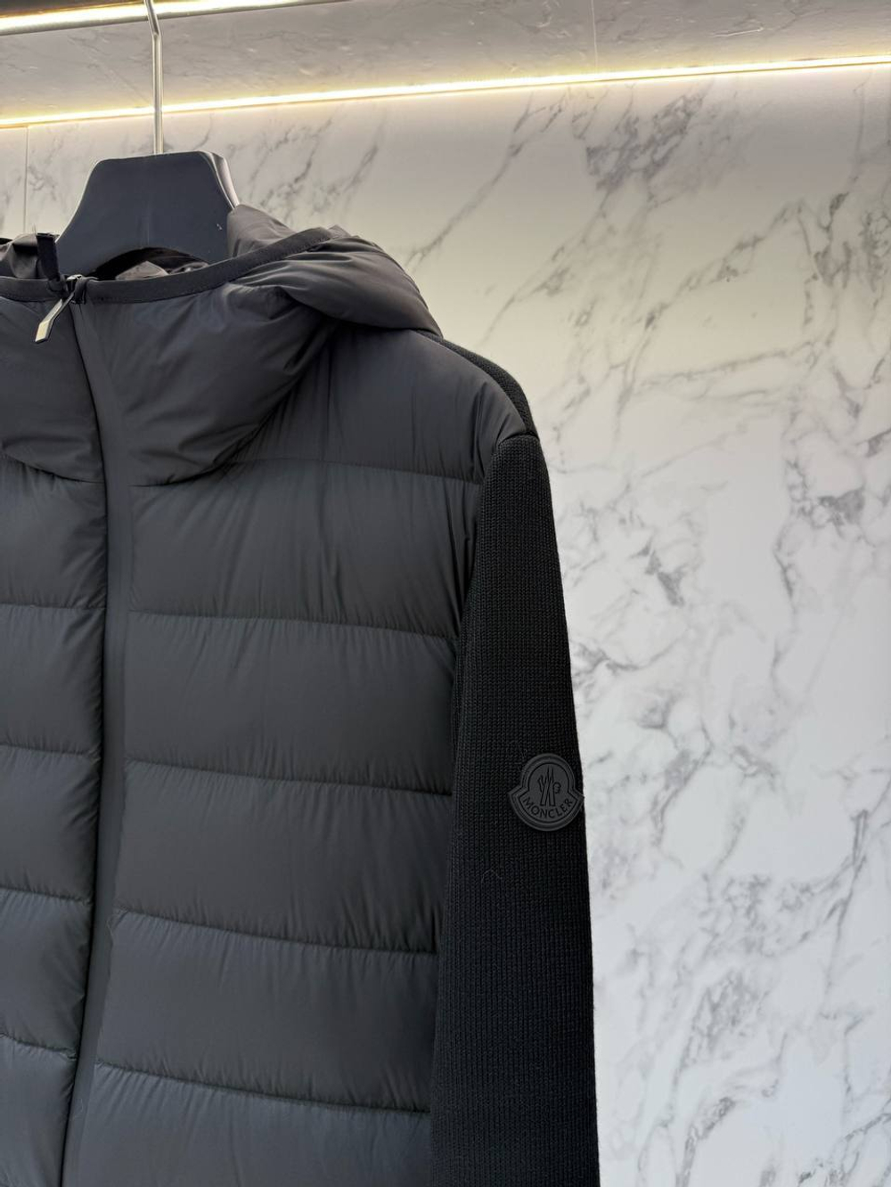 Пуховик Moncler