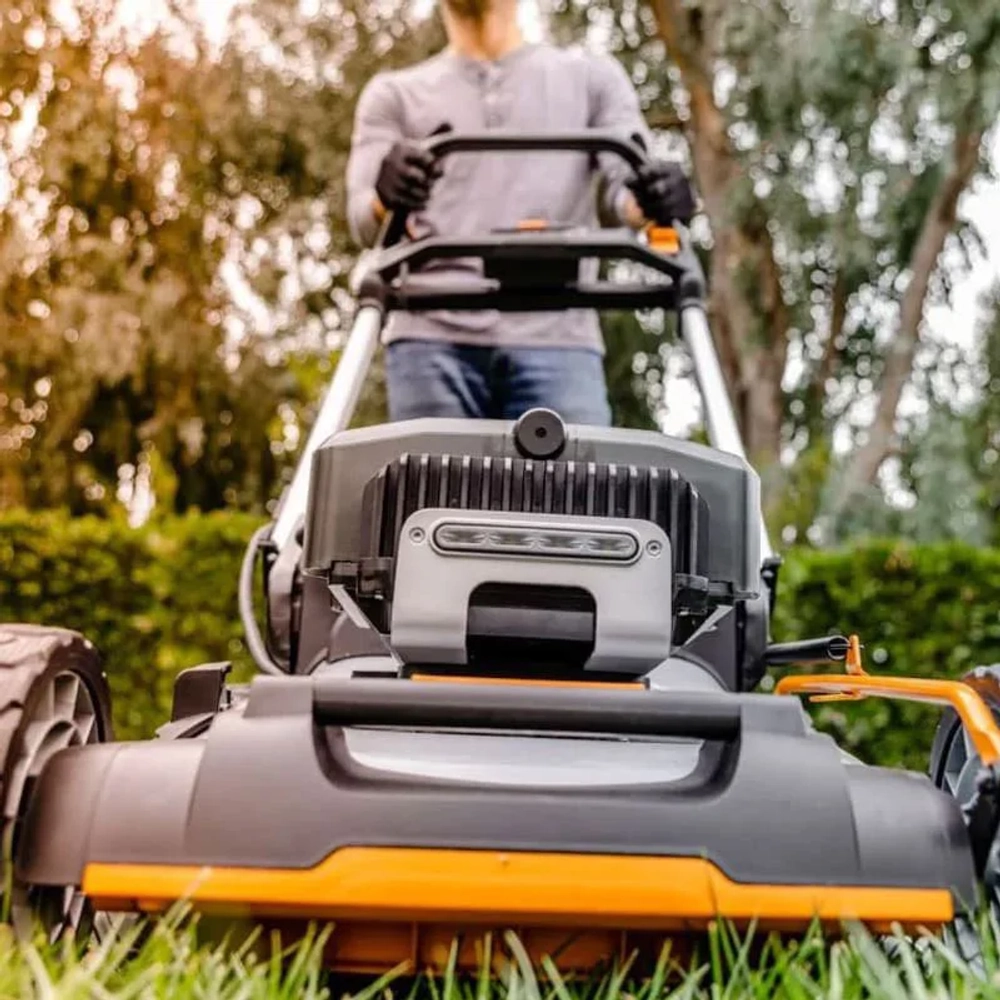Аккумуляторная газонокосилка WORX WG761E 20В самоходная (1 x 4 Ач, ЗУ) нож 51 см, WG761E