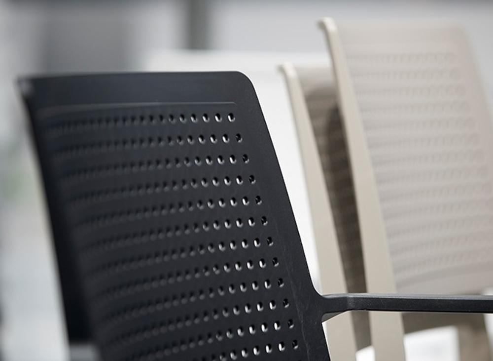 Кресло пластиковое Scab Design Emi, светло-серый