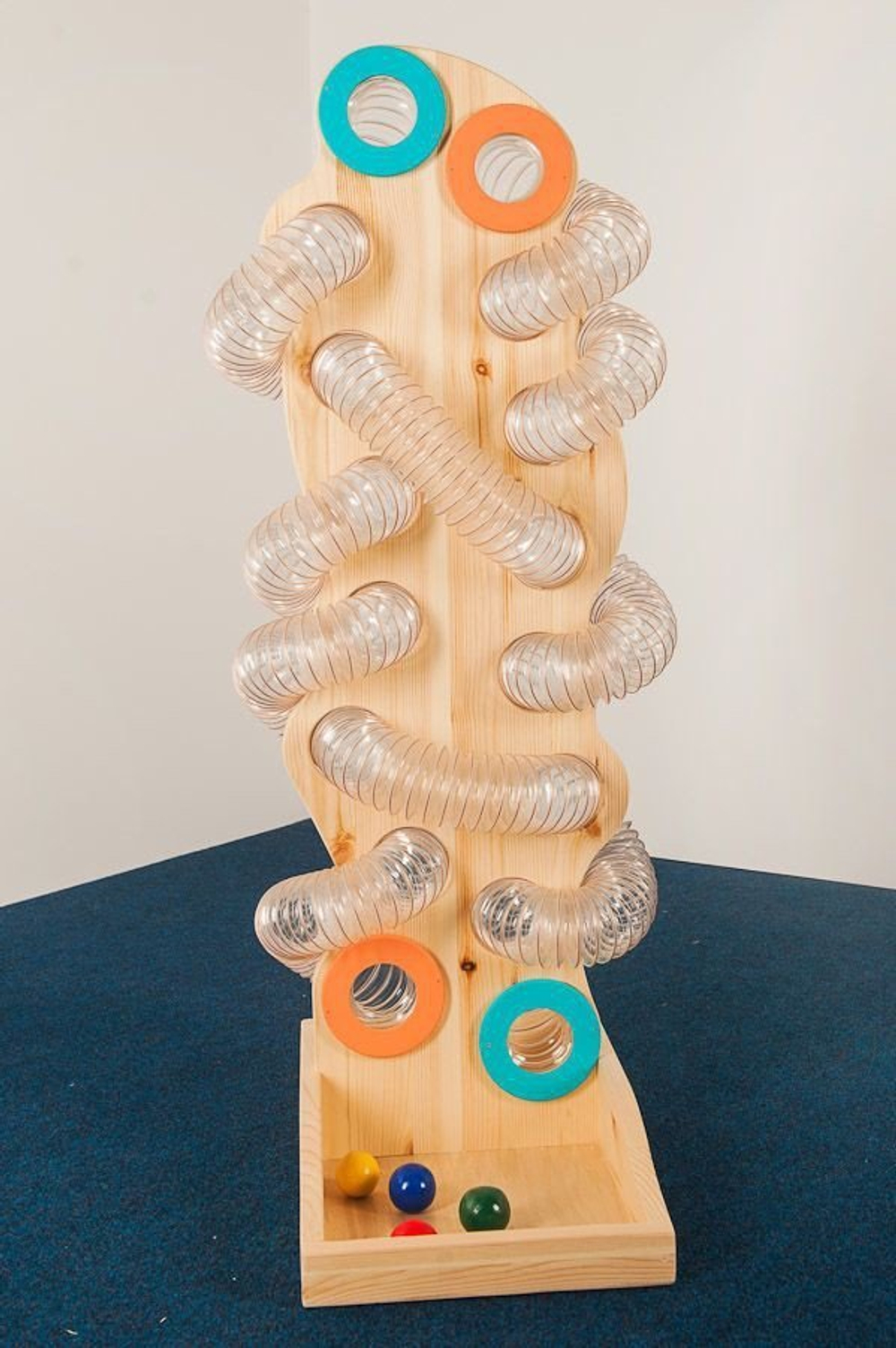 Настольный лабиринт с трубкой вертикальный