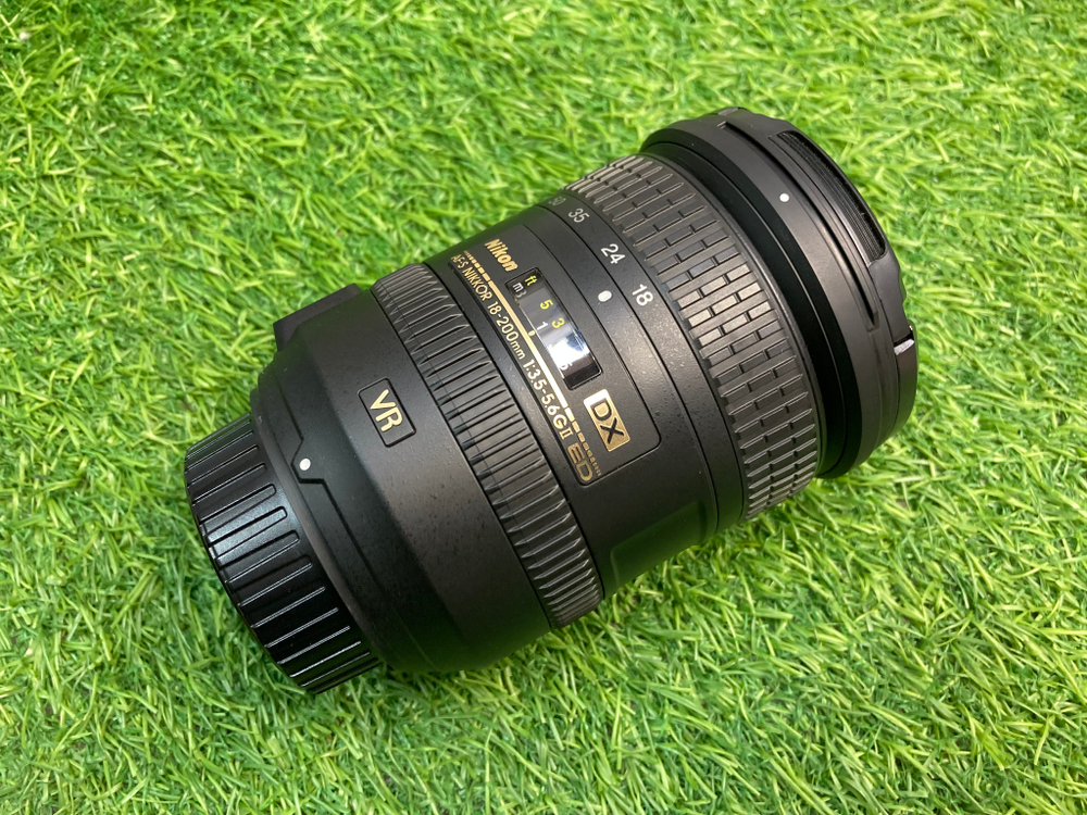 Nikon 18-200mm 3.5-5.6G ED AF-S VR II DX