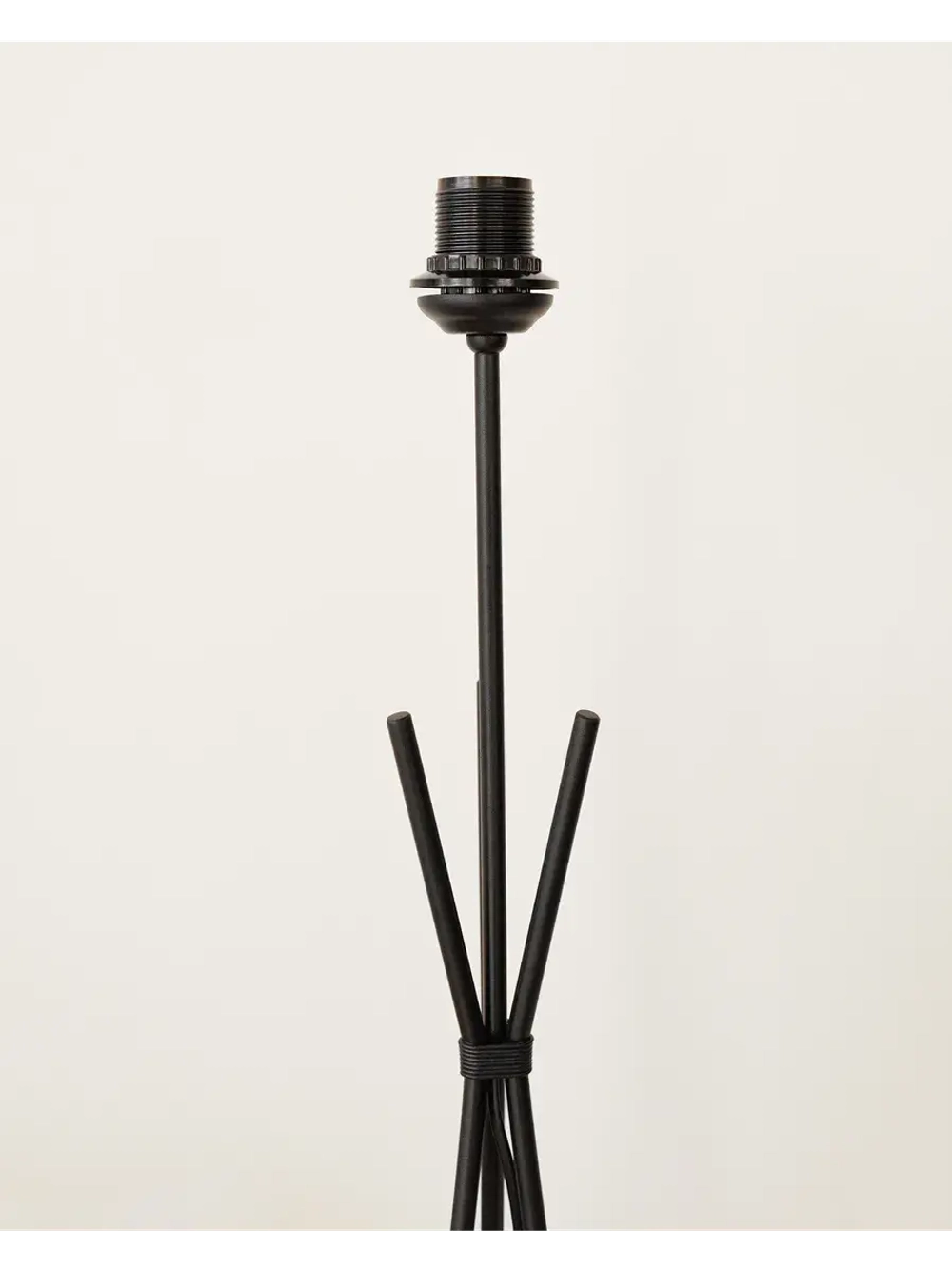 Торшер напольный с абажуром в гостиную современный