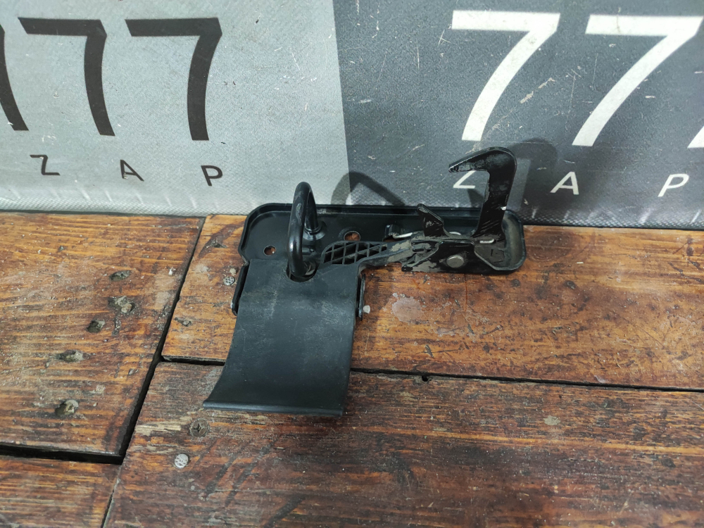 Фикcaтop зaмкa кaпoтa Haval F7 1, F7x 1 19-24 Б/У Оригинал 8402530XKZ1DA