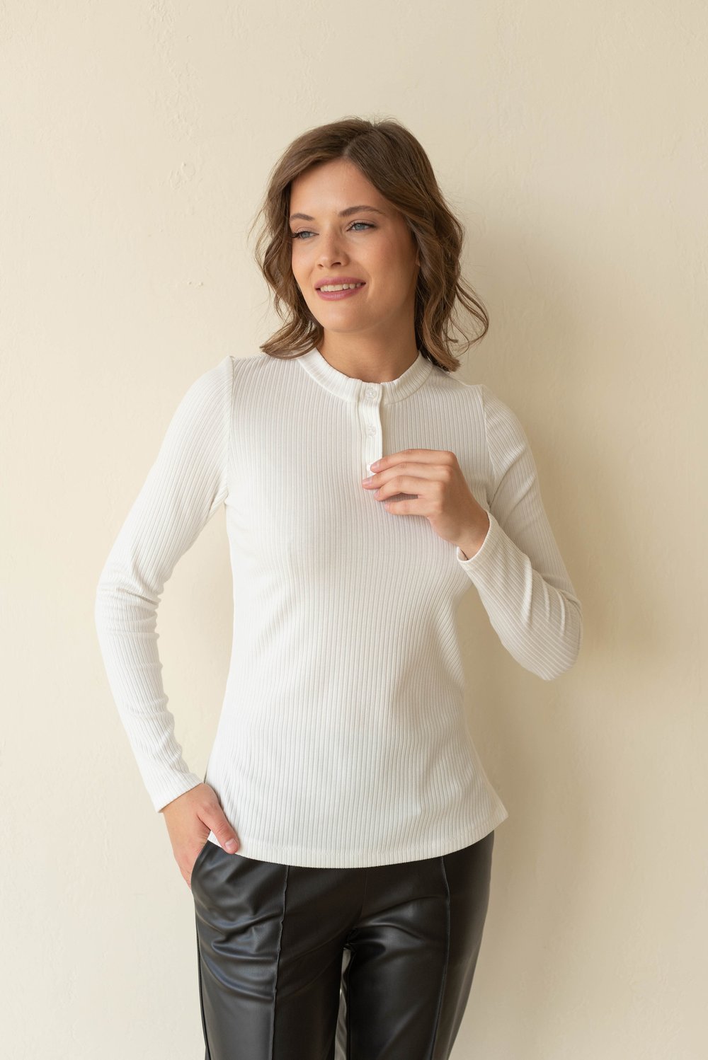 Лонгслив белый с планкой из вискозы