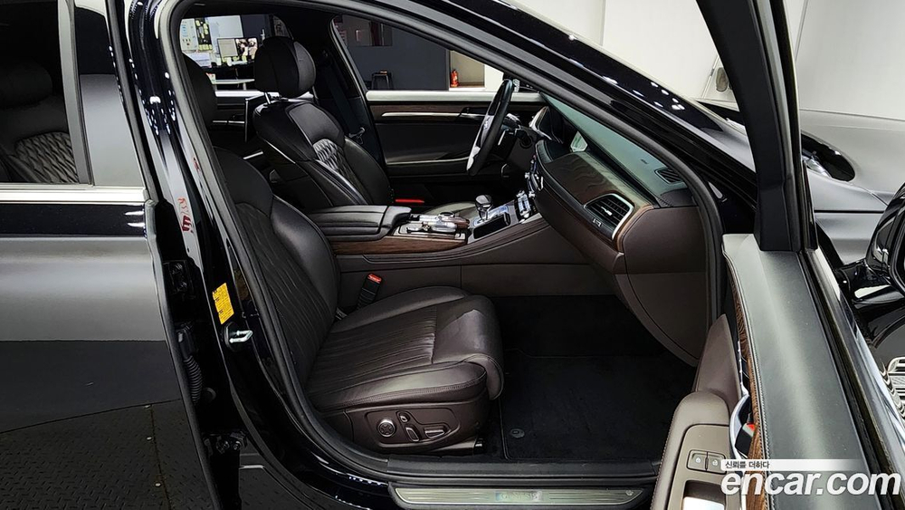 Genesis G90 5.0 AWD (04.2020)
