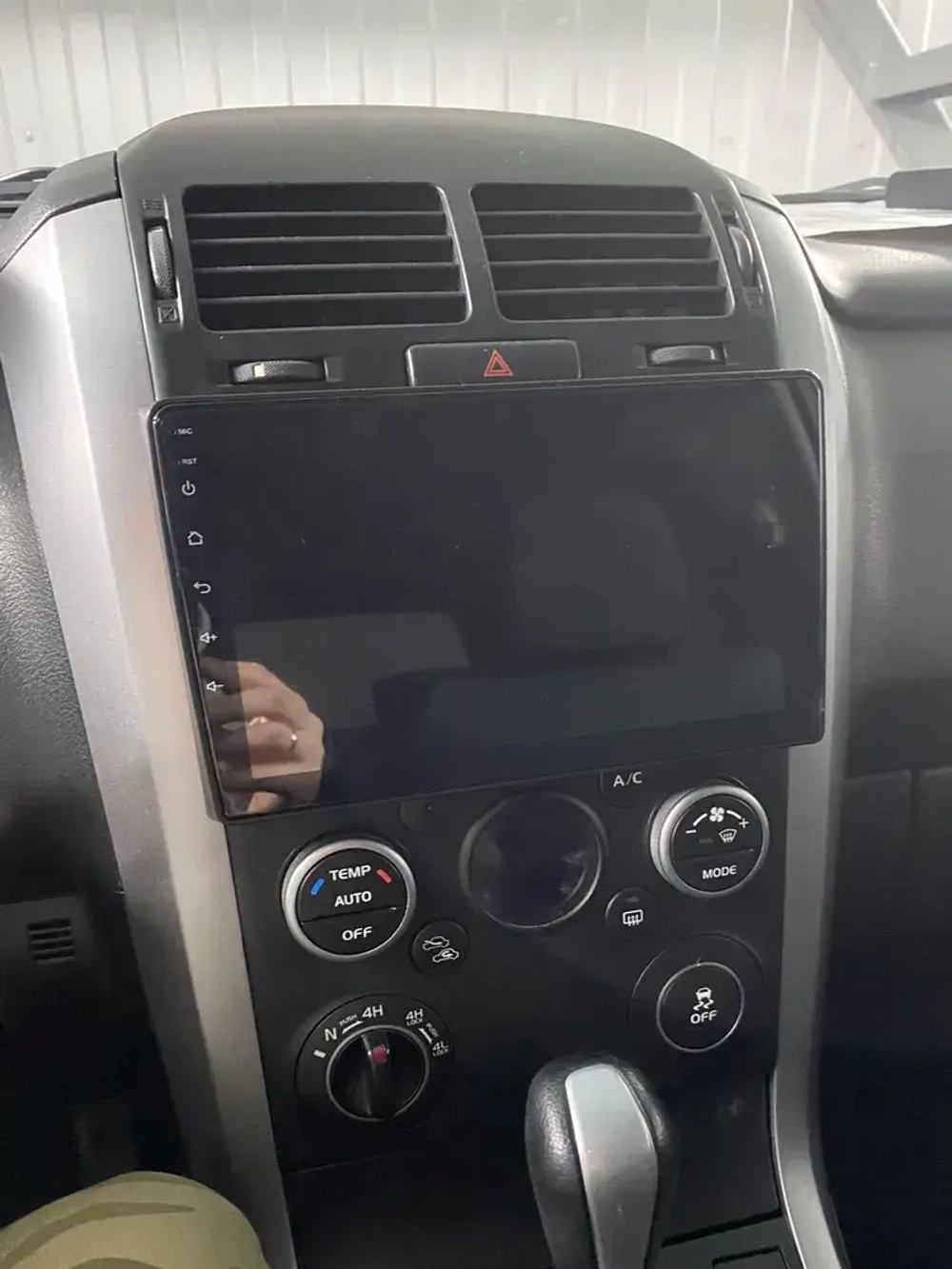 Магнитола для Suzuki Grand Vitara 2005-2016 - Carmedia OL-9624 QLed, Android 12, TS10, CarPlay, 4G SIM-слот