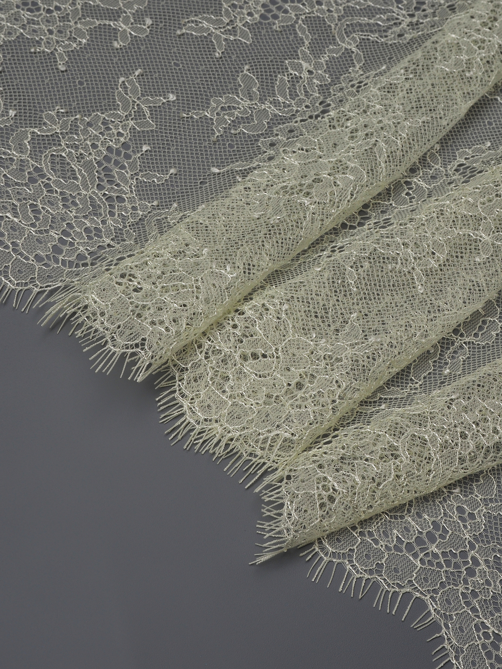 Кружево шантильи сливочное масло неэластичное ширина 22,5 см купон 2,9 м