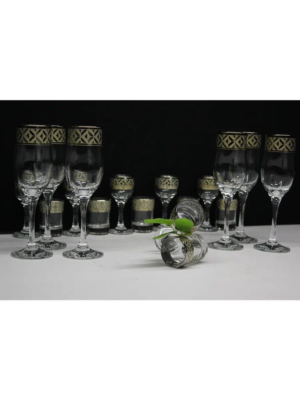 Подарочный набор 18 предметов с бокалом