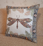 Декоративный гобеленовый чехол для интерьерной подушки Стрекоза ЮП 47*47