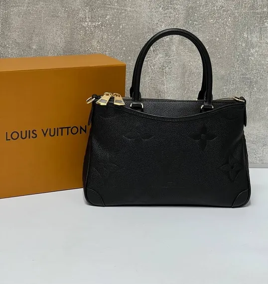 Сумка Louis Vuitton Trianon PM черный