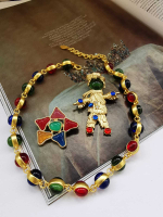 Колье с цветными вставками из ювелирной смолы, оттенок матовое золото