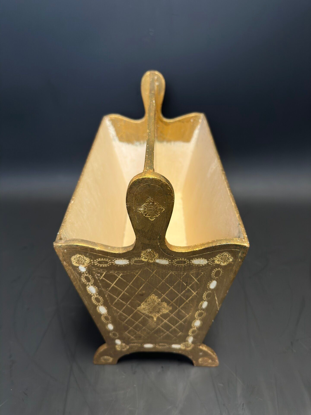 Флорентийская газетница