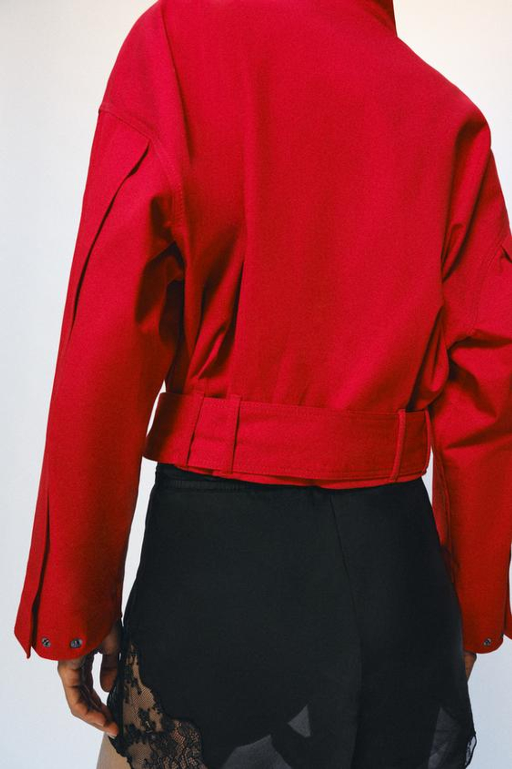 ZARA АТЛАСНЫЕ ШОРТЫ С КРУЖЕВОМ — ZW COLLECTION, ЧЕРНЫЙ