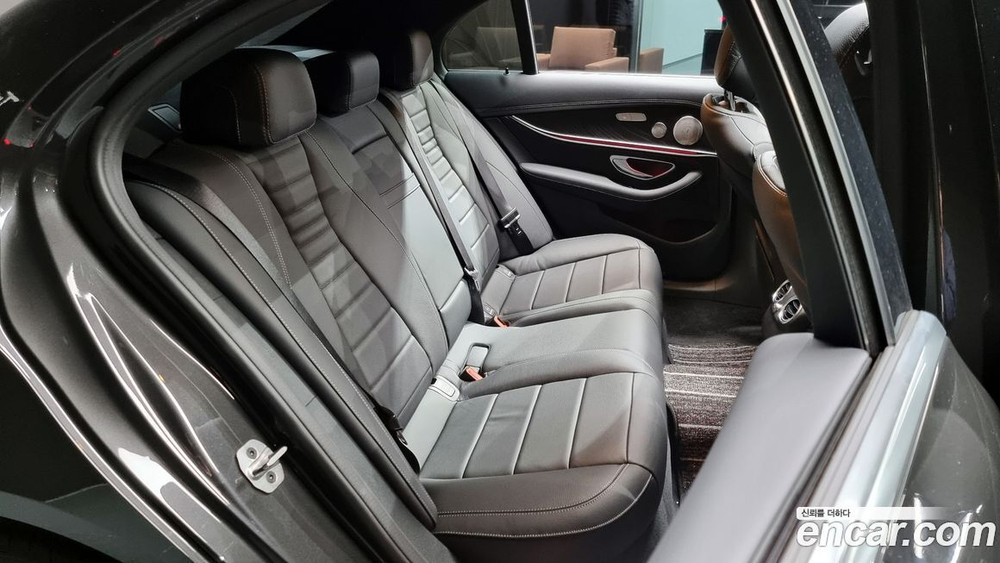 Mercedes-Benz E-Class W213 E220d 4MATIC AMG Line (12.2022)