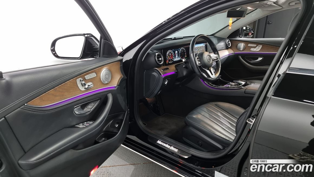 Mercedes-Benz E-Class W213 E300 4MATIC Exclusive (06.2020)
