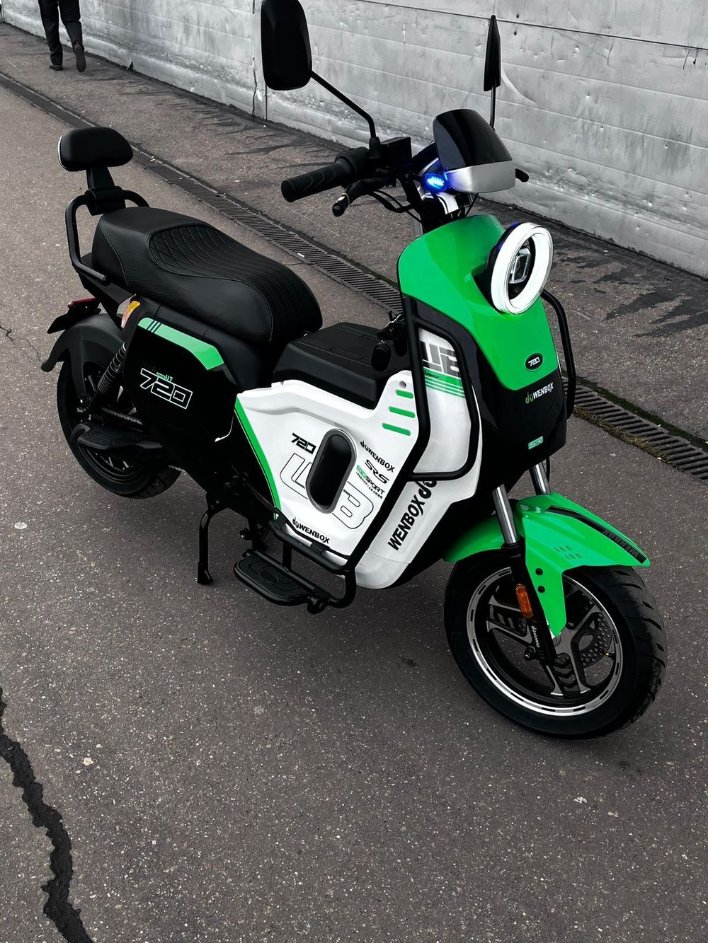 Электроскутер WENBOX U7 1500W (60V/30Ah) - Зеленый фото №5