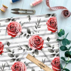 Ткань премиум интерлок розы на серых полосках