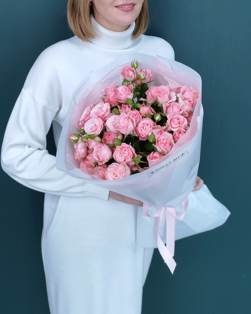 Кустовая пионовидная роза Мадам Бомбастик,9 шт(00424)