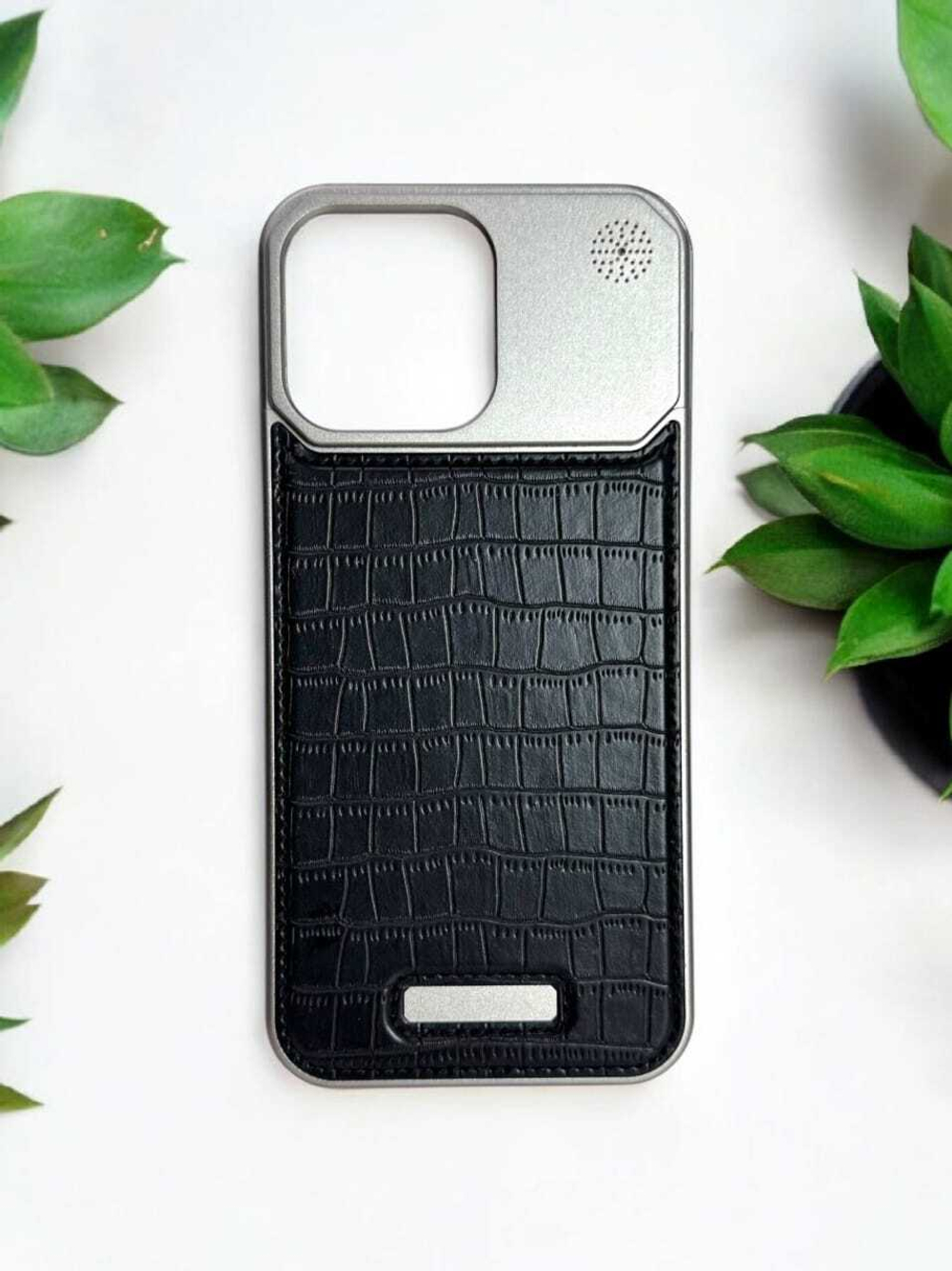 Металлический чехол "Крокодил" iPhone 15