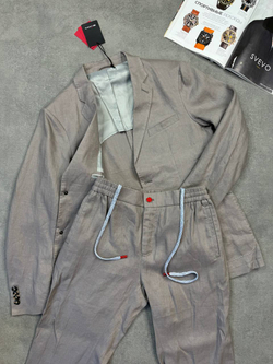 Льняной костюм Kiton