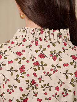 Платье с воротником стойкой