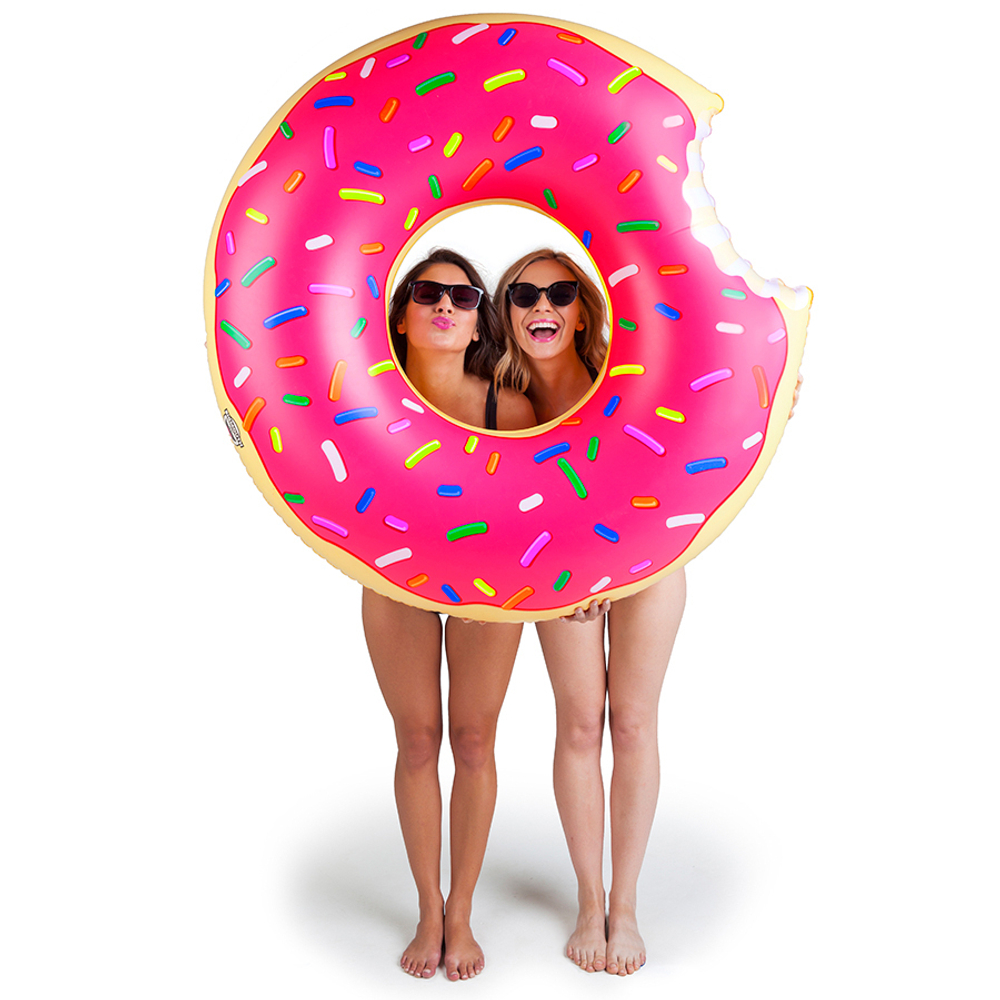 Круг надувной strawberry donut