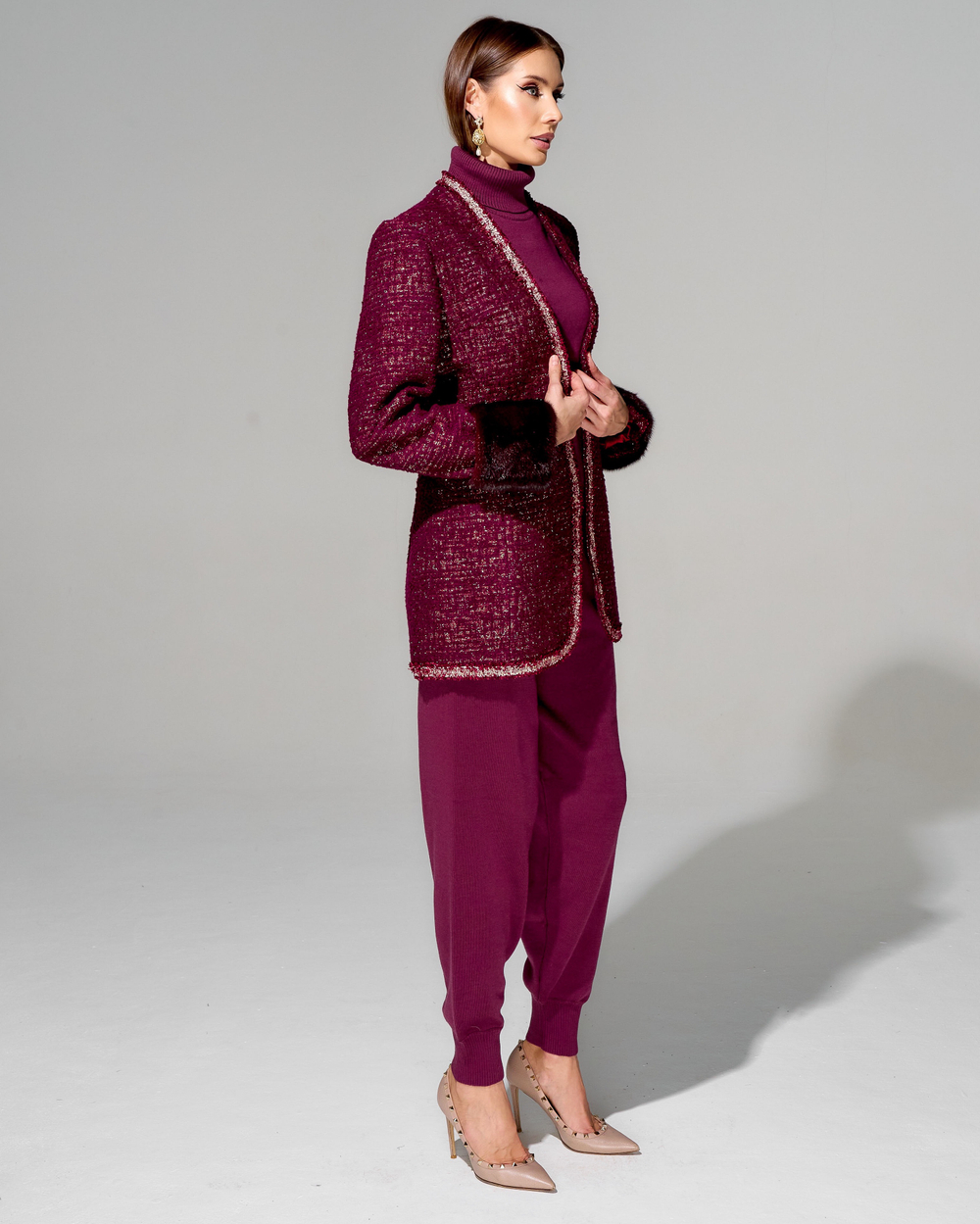 Жакет из премиального твида с меховой отделкой