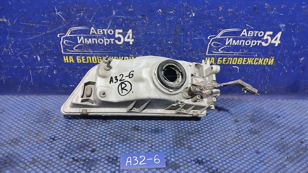 Фара передняя правая NISSAN MAXIMA 1994