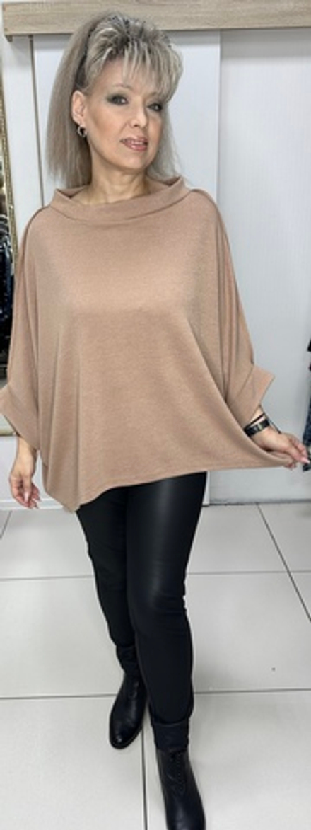 Нарядный блузон-туника с вынутыми швами