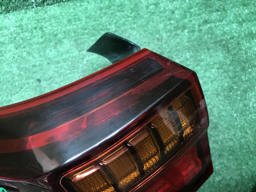Фонарь левый внешний Kia Seltos (2019-2022)
