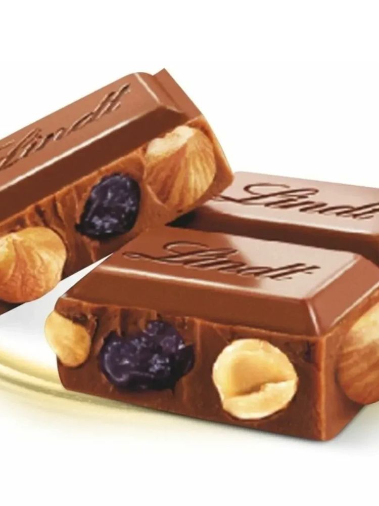 Молочный шоколад Lindt Фундук и изюм 300 г x 2 шт