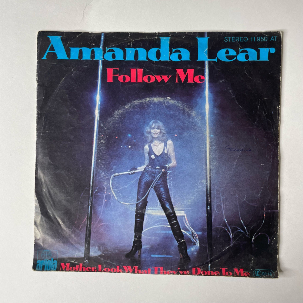 Винтажная виниловая пластинка 7 дюймов (маленькая пластинка) Amanda Lear, Follow Me (Germany 1978)
