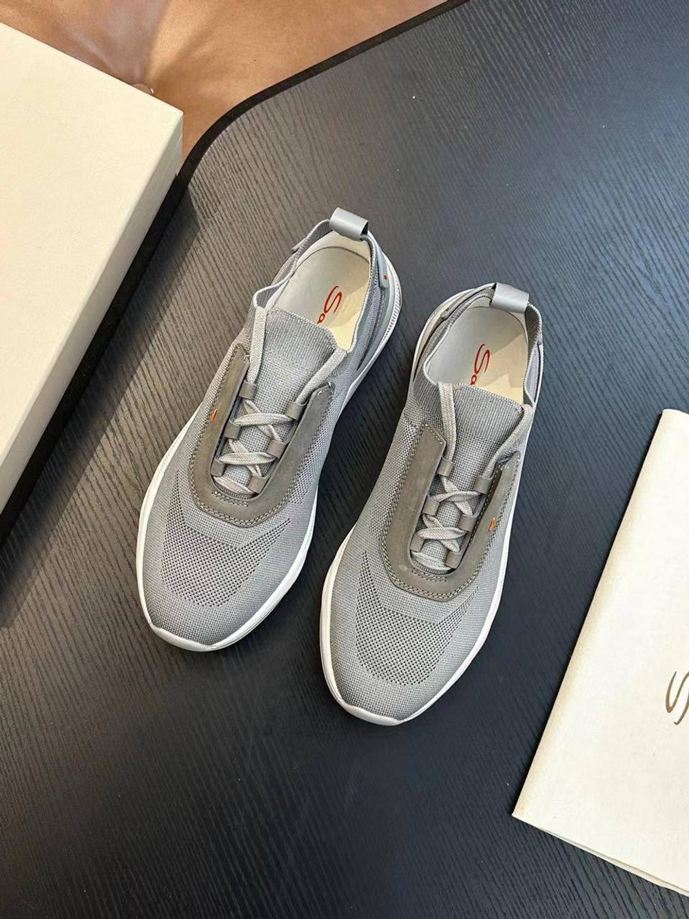 Кроссовки Santoni