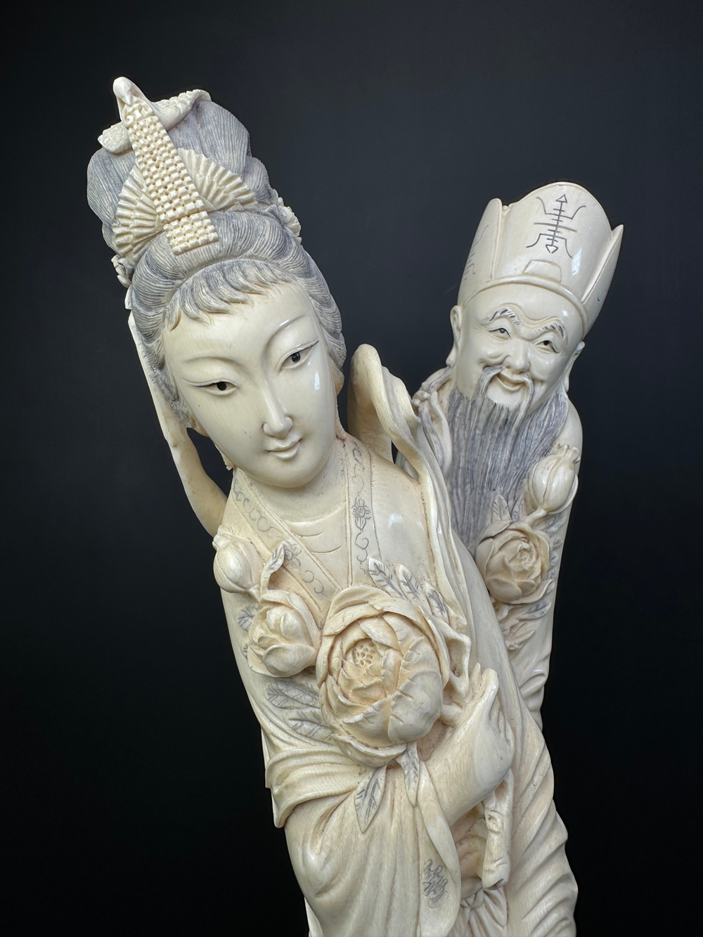 Величественная скульптурная группа «Императорская чета»