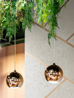 Вертикальное озеленение искусственной зеленью офиса продаж «Новая Елизаветка» строительной компании «Инсити».