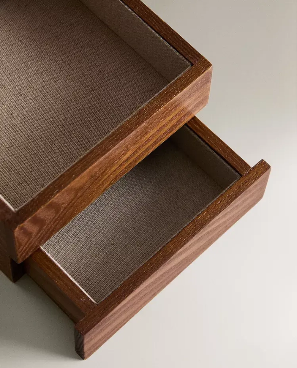 ZARA HOME КВАДРАТНАЯ ДЕРЕВЯННАЯ ШКАТУЛКА ДЛЯ ДРАГОЦЕННОСТЕЙ, КОРИЧНЕВЫЙ