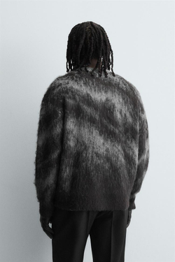 ZARA ЖАККАРДОВЫЙ СВИТЕР С НАЧЕСОМ, ЧЕРНЫЙ