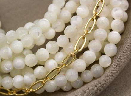 Нить бусин из перламутра, 6мм гладкие