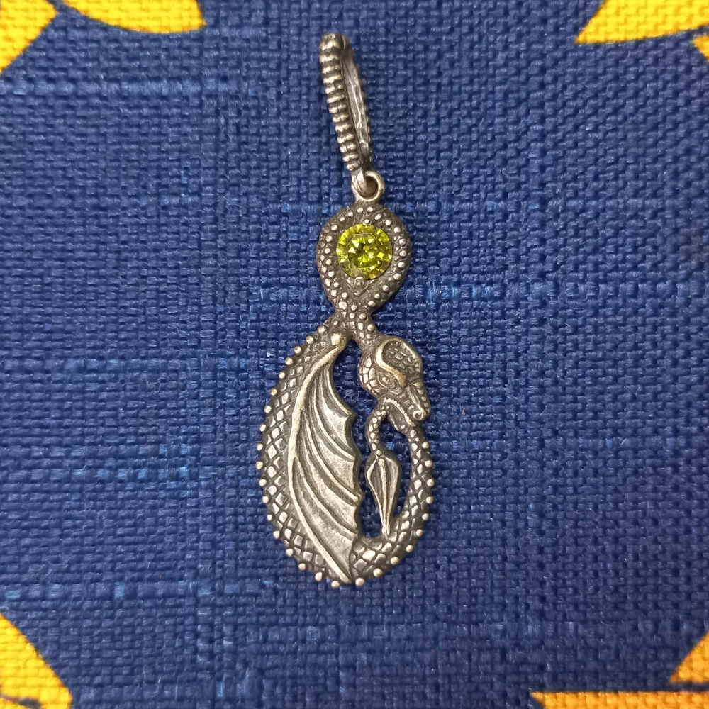 Подвеска. Крылатый Змий