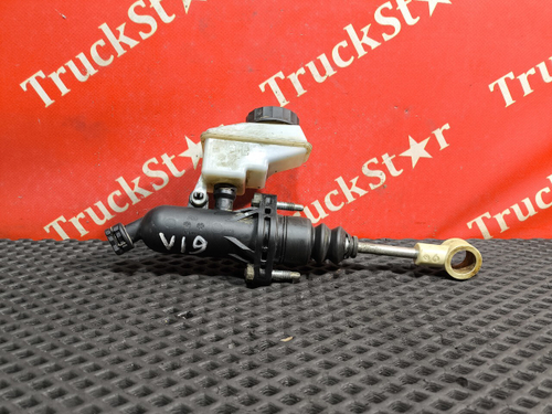 Цилиндр сцепления главный