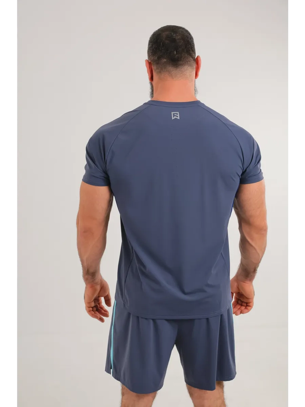 Костюм спортивный шорты и футболка для тренировки