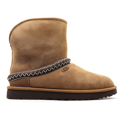 UGG Classic Short Crescent Chestnut