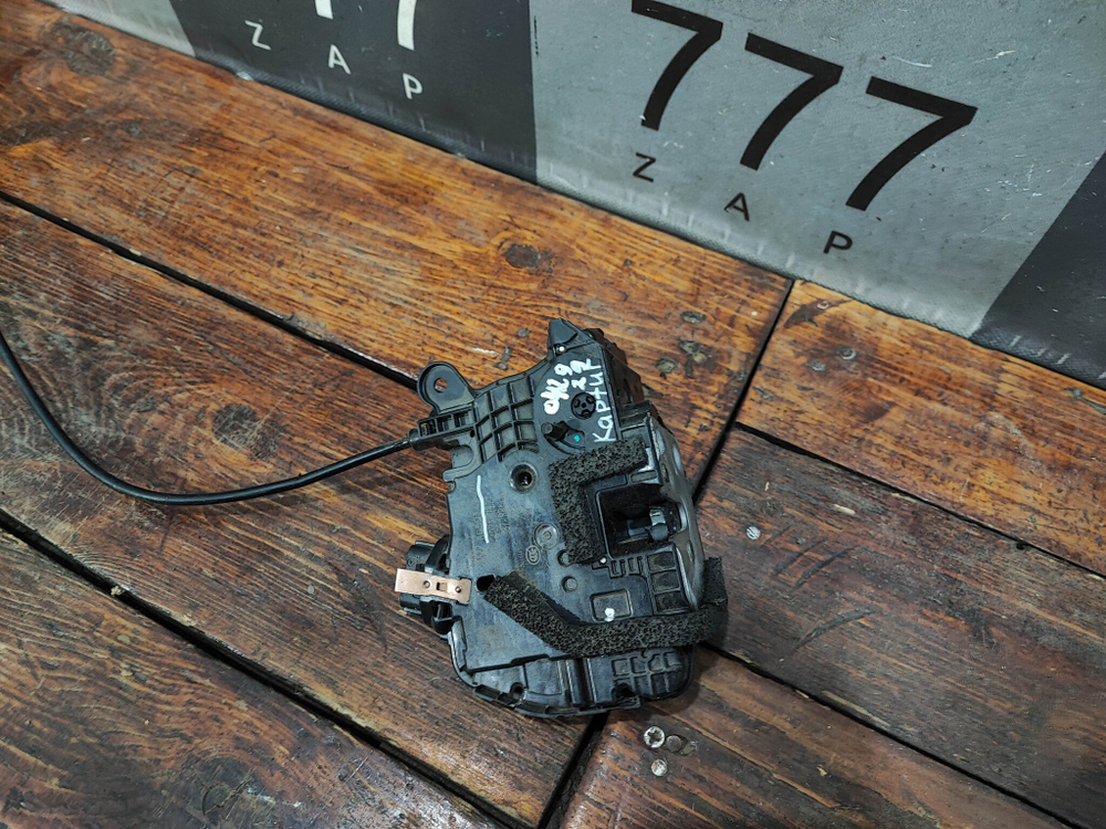 Замок двери задней левой Renault Kaptur 16-нв Б/У Оригинал 805034742R