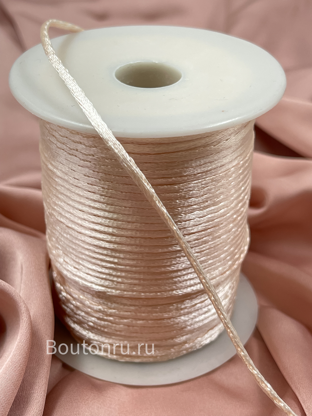 Шнур круглый атласный 0,2 мм нежно-розовый