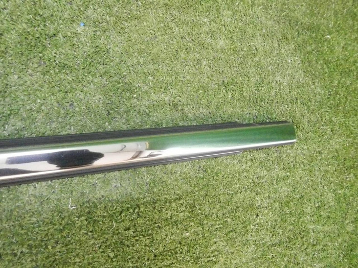 Молдинг двери передний правый Cadillac Escalade 4 (2014-2020)