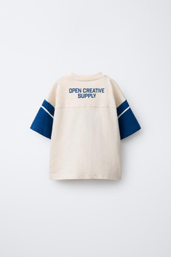 ZARA ФУТБОЛКА С ПРИНТОМ, ЖЕЛТОВАТО-БЕЛЫЙ